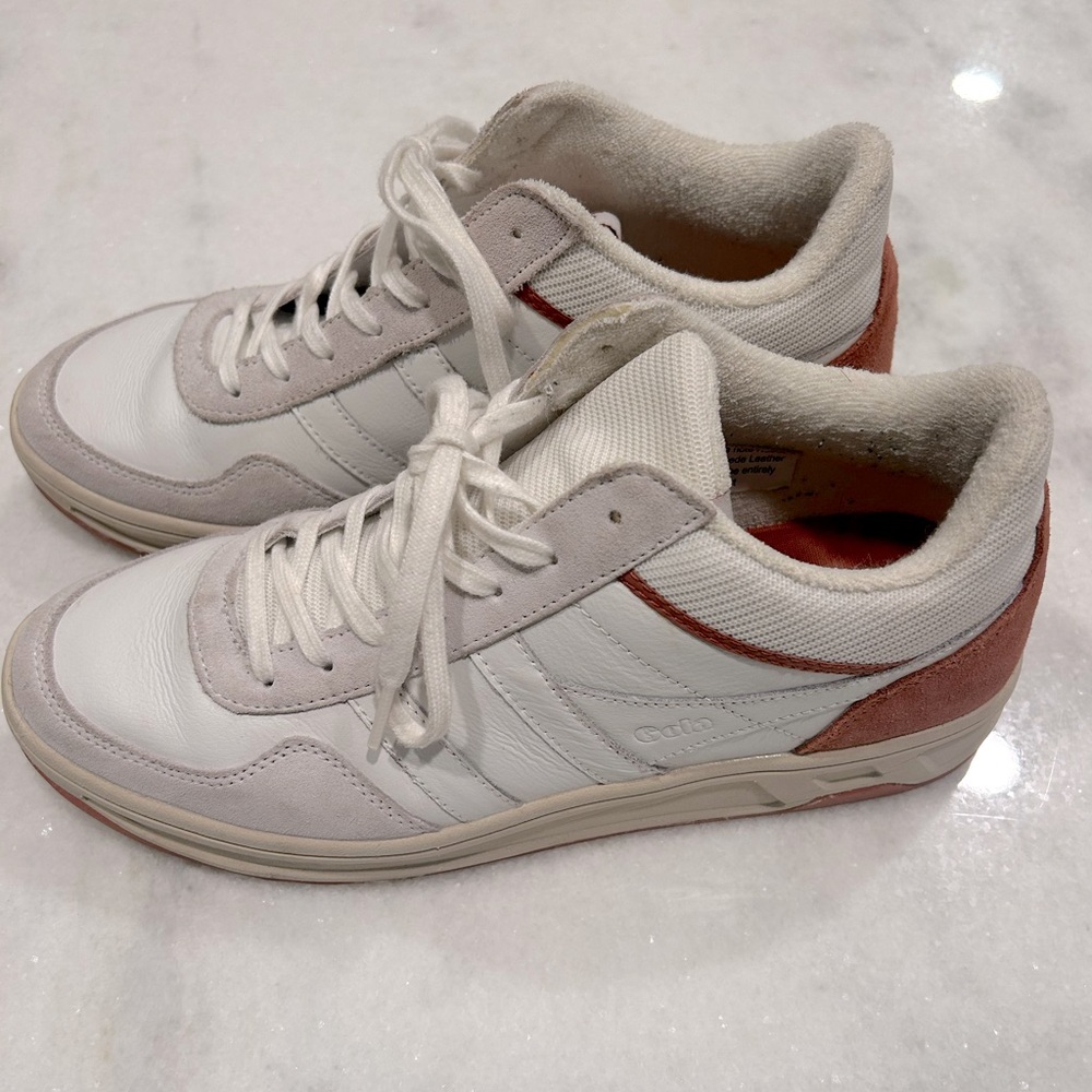 Women’s Gola Swerve Sneakers- 10